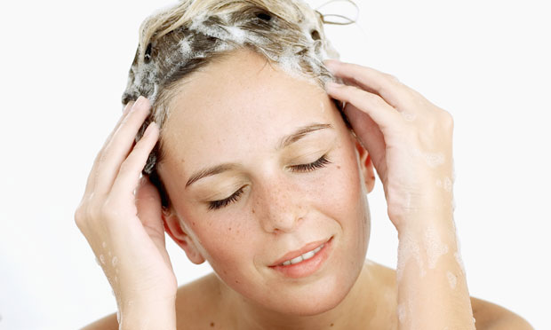 lavar-cabelo-dermatite-seborreica-inverno